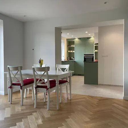 Elegantny Podkrovny 4 Izbovy Pri Bojniciach Apartment Prievidza